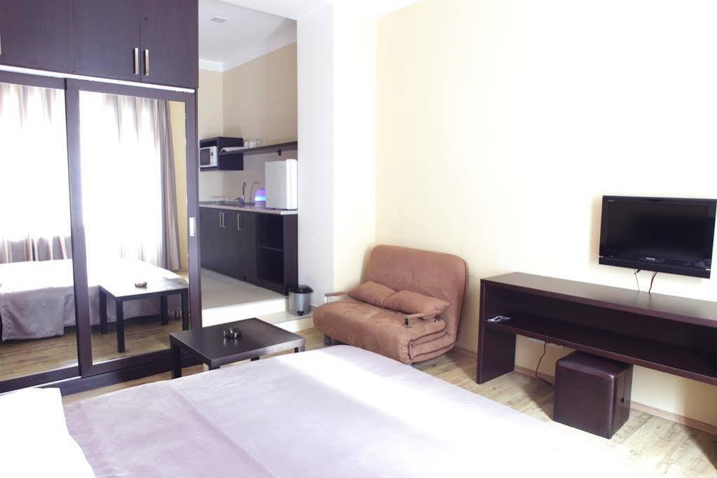 Apart Hotel Gh Tbilisi Bagian luar foto