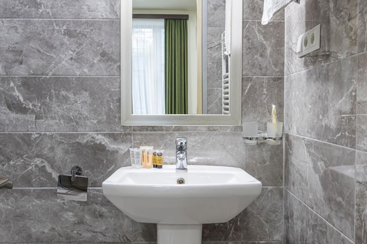 Apart Hotel Gh Tbilisi Bagian luar foto