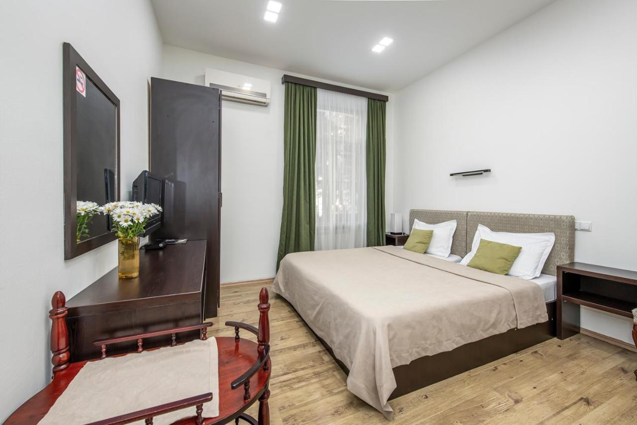 Apart Hotel Gh Tbilisi Bagian luar foto
