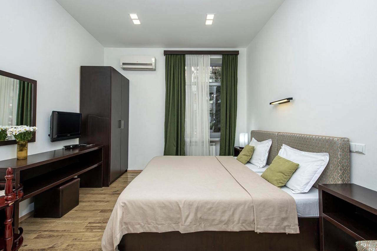 Apart Hotel Gh Tbilisi Bagian luar foto