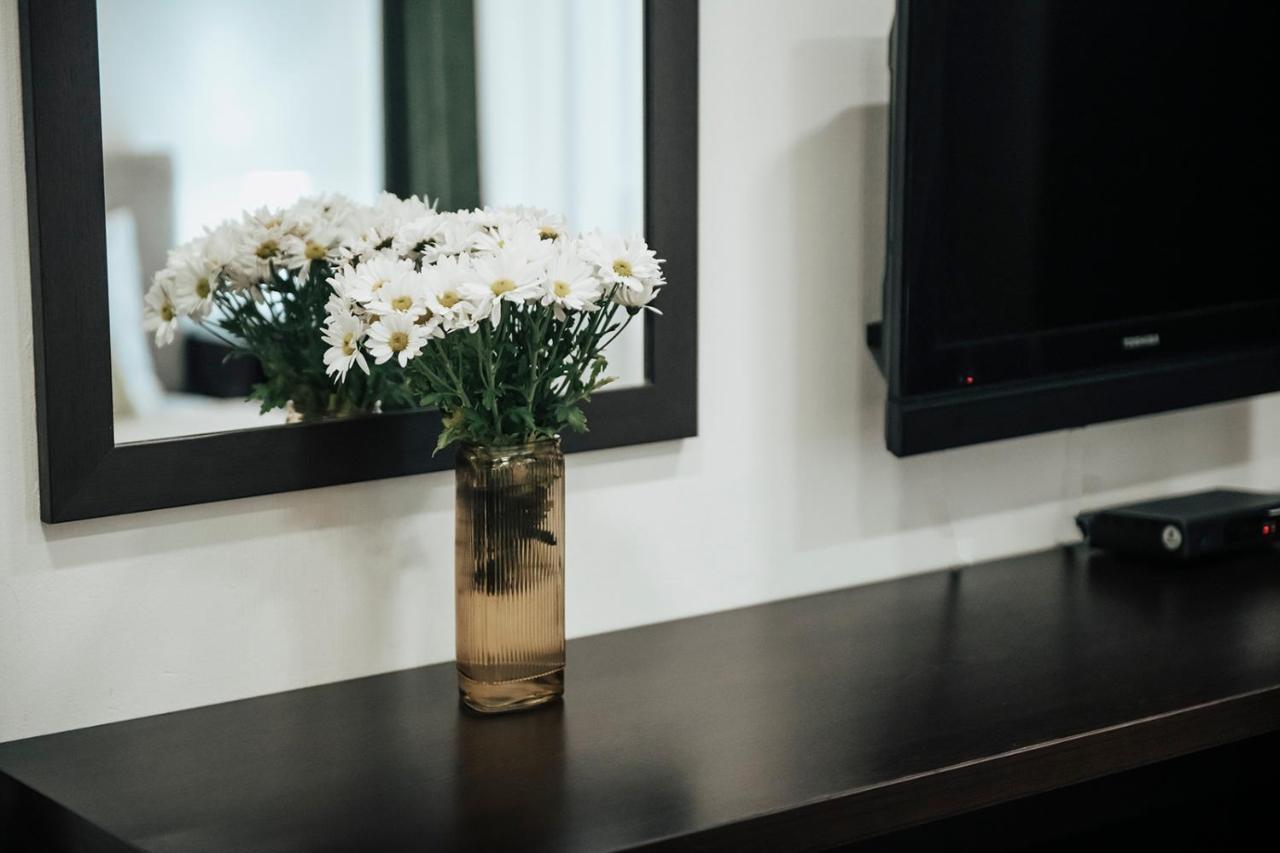 Apart Hotel Gh Tbilisi Bagian luar foto